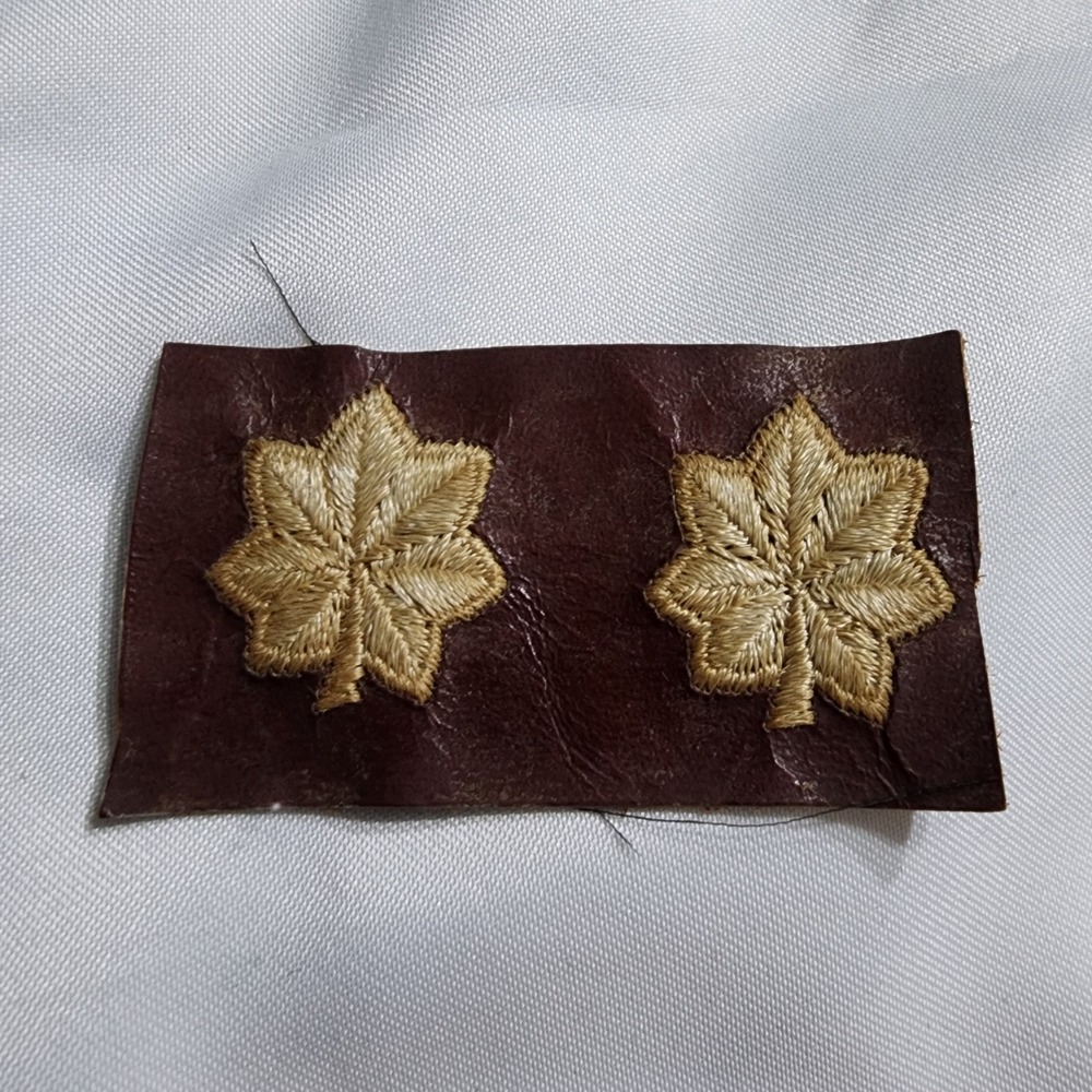 Vintage Gold Oak Leaf Rank Insignia Pair Bullion Embroidery Leather Backing